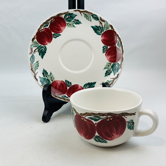 Nancy Calhoun Bella Roma 4 Cup & Saucer Set Lot Apples Cafe Classico Vintage - Picture 4 of 9